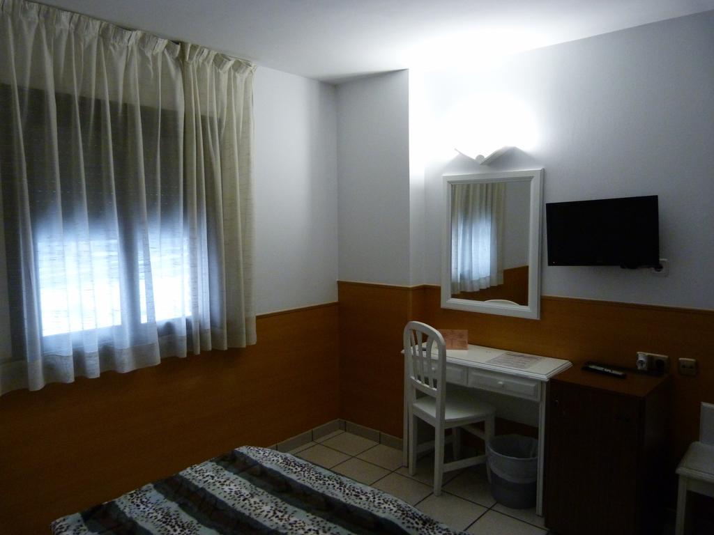 Hotel Pitiusa อันดอร์รา ลา เวลลา ภายนอก รูปภาพ