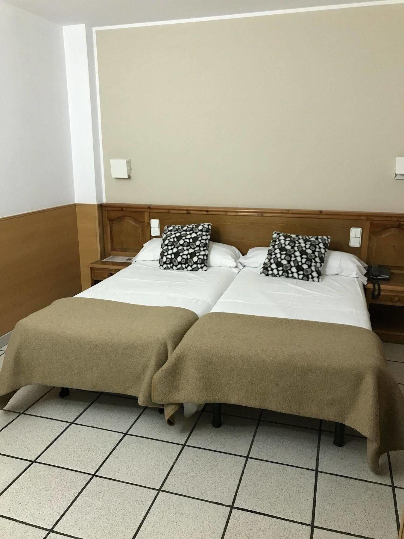 Hotel Pitiusa อันดอร์รา ลา เวลลา ภายนอก รูปภาพ